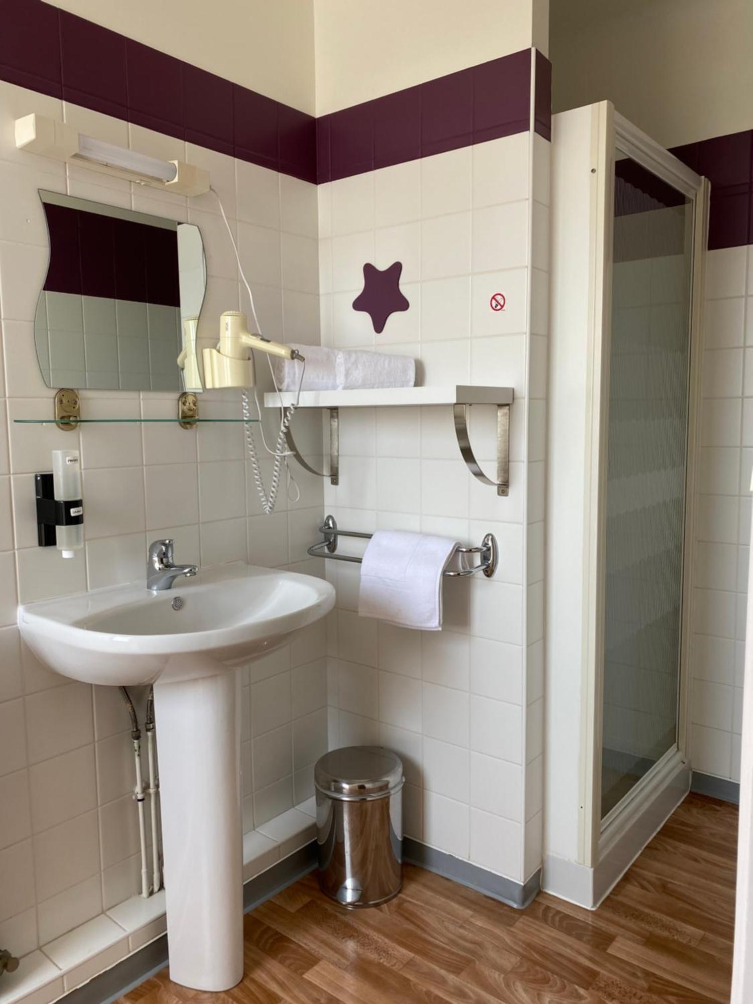 Louisfert Auberge Armoricaine מראה חיצוני תמונה